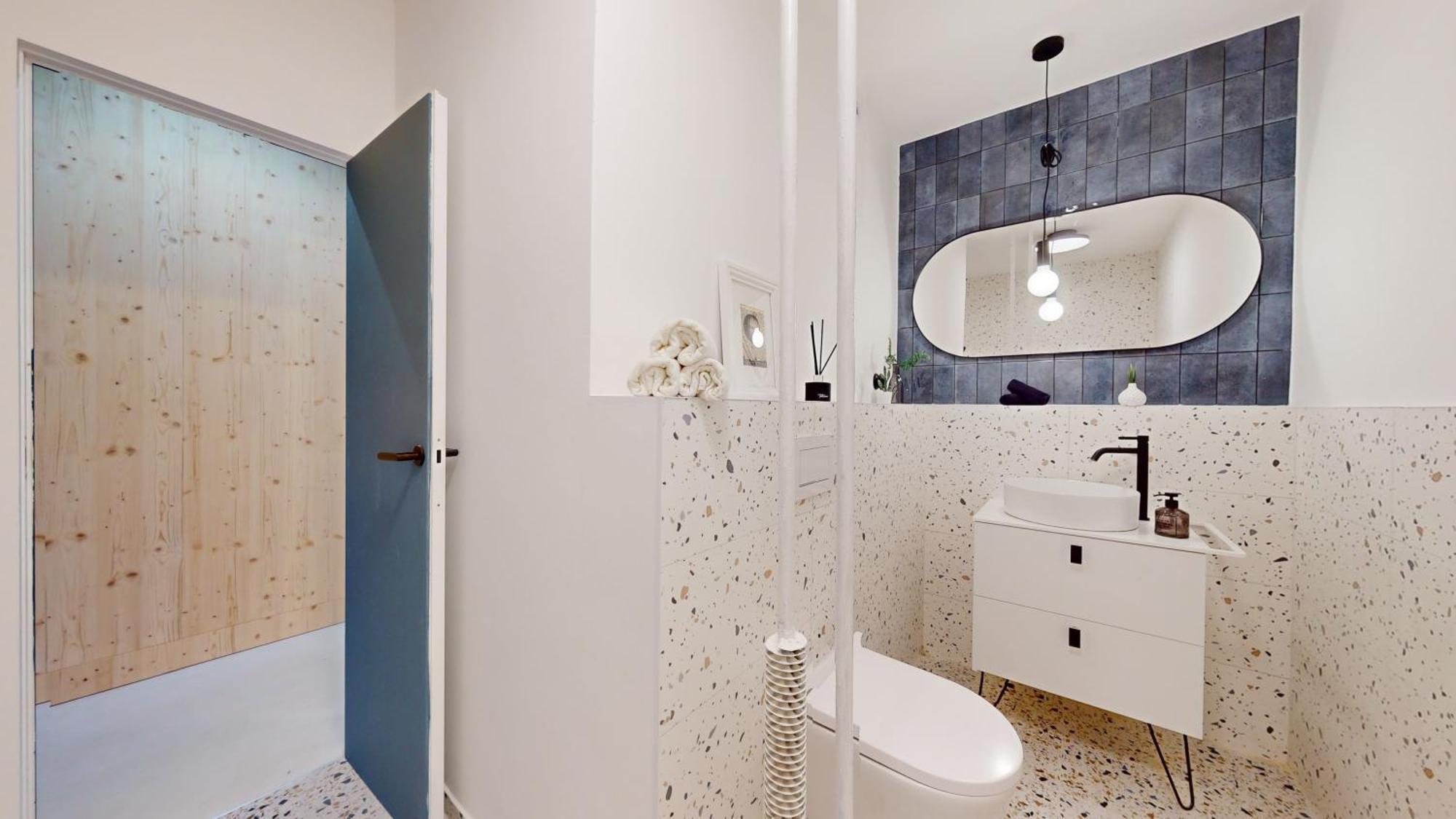 Modern 2 Bedroom Apt - Free Parking Братислава Экстерьер фото